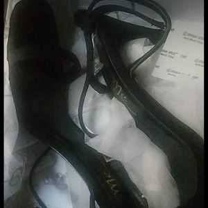 Fashion Nova Rozala Square Up Blk Heel